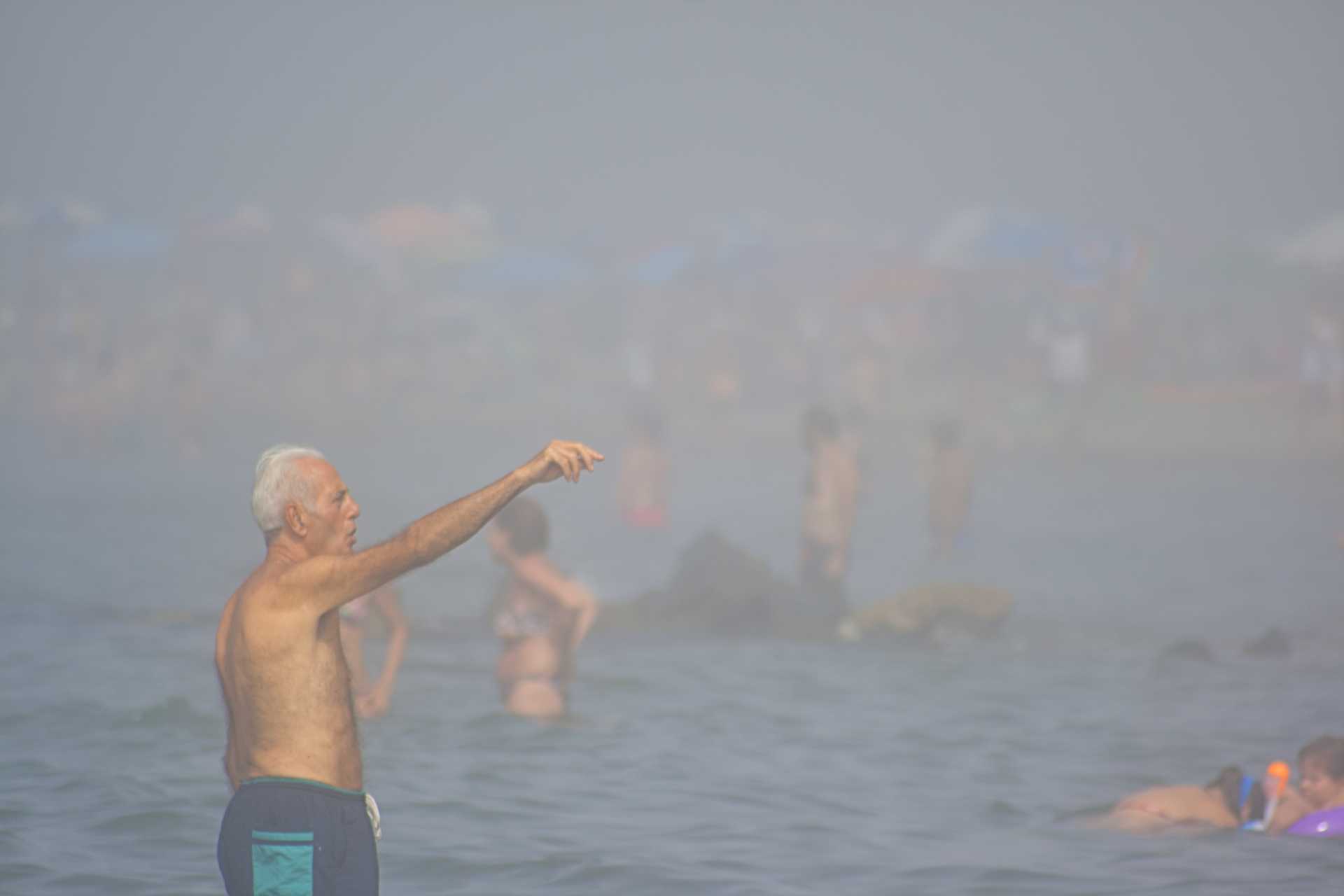 Ostia si sveglia nella nebbia